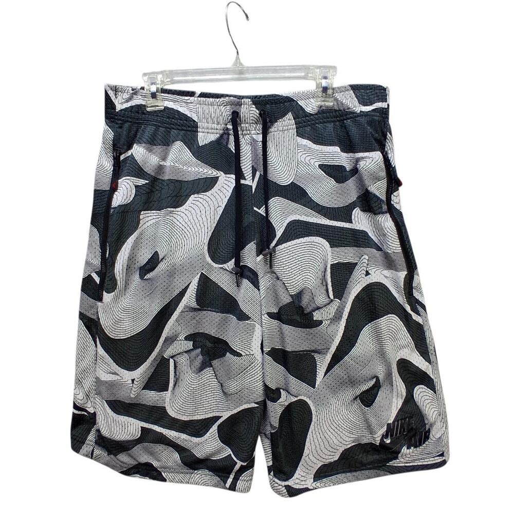 Mens nike air athletic shorts Size XL Camo style mesh lining pockets airflow